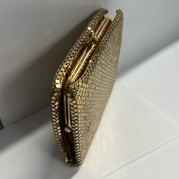 Whiting & Davis Bifold Gold Metal Mesh Wallet Kisslock Change Compartment - Picture 4 of 12